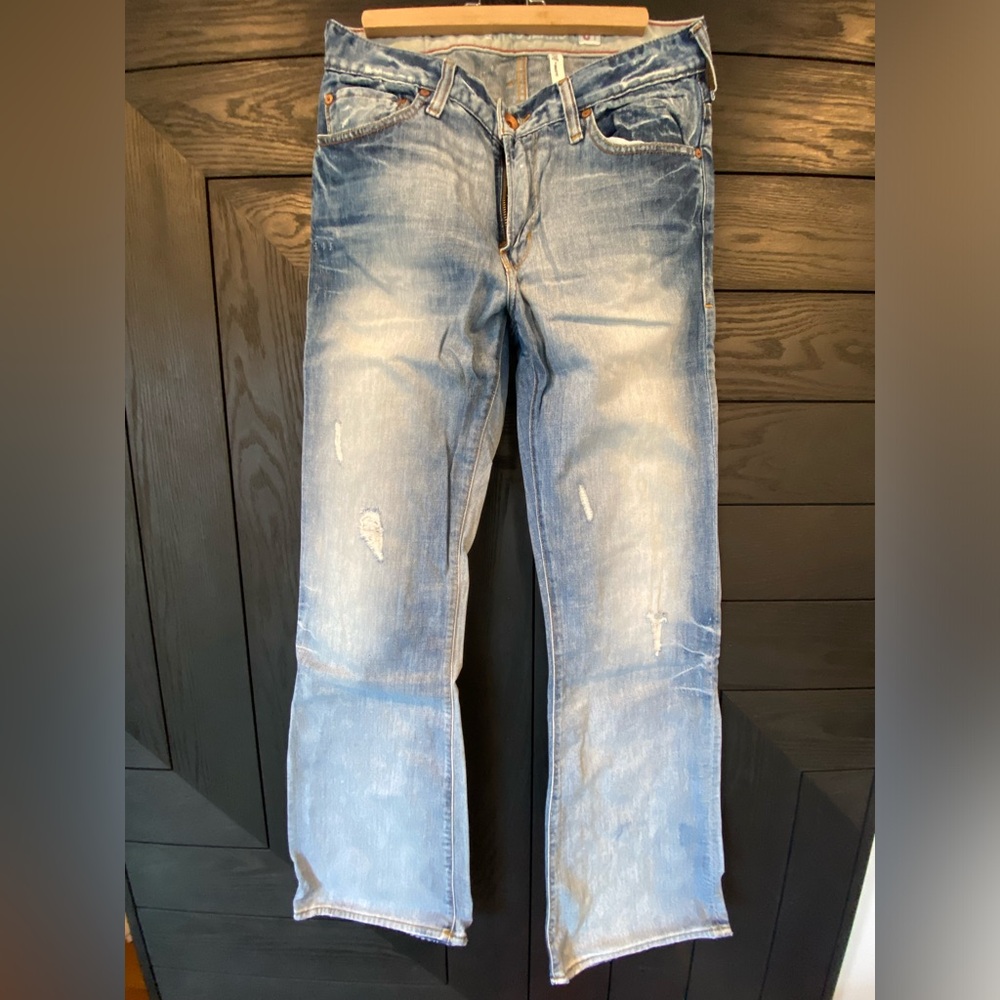 Guess Distressed, Boot cut NWOT
31Wx34L